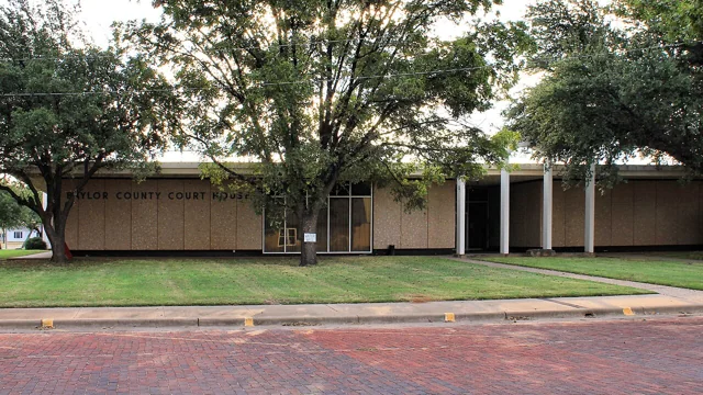 Baylor County courthouse reference photograph