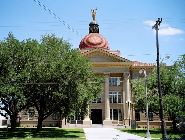 Bee County courthouse reference photograph