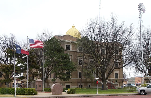 Hale County courthouse reference photograph
