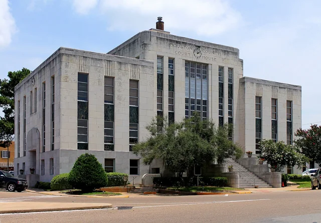 Houston County courthouse reference photograph