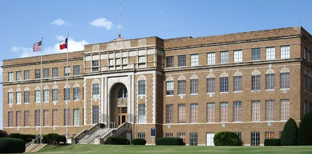 Hutchinson County courthouse reference photograph