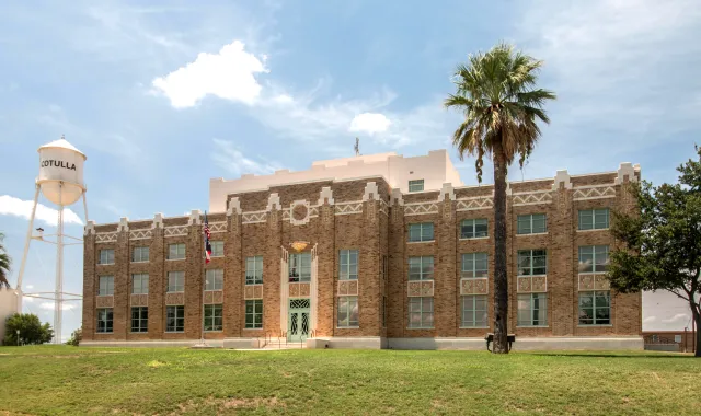 La Salle County courthouse reference photograph