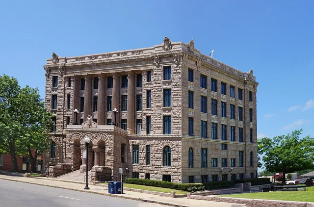 Lamar County courthouse reference photograph