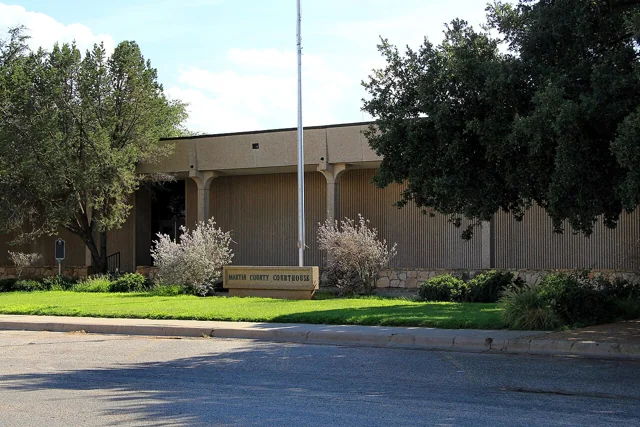 Martin County courthouse reference photograph