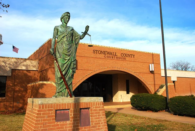 Stonewall County courthouse reference photograph
