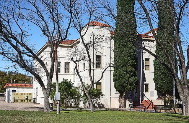 Terrell County courthouse reference photograph